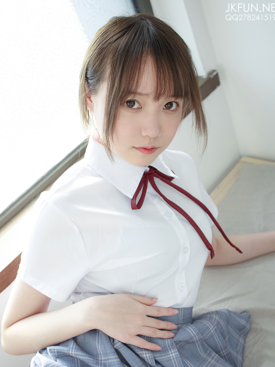 「森萝财团」写真JKFUN002 – 学妹丝足