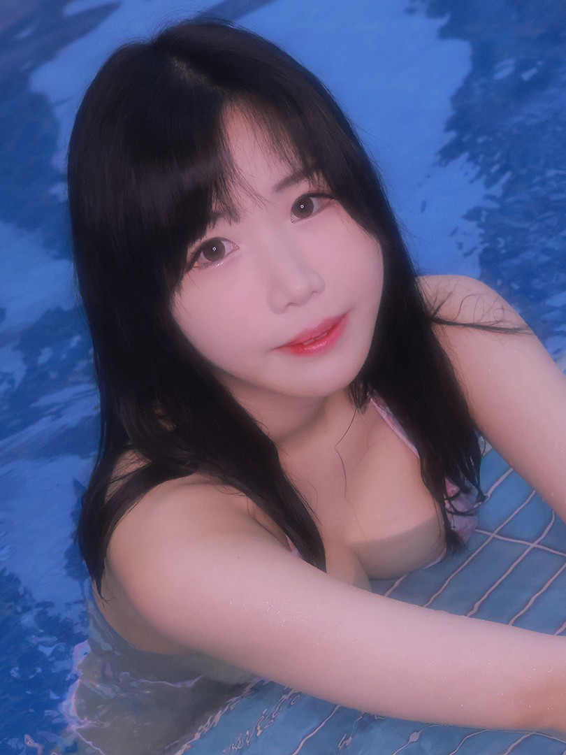 「Monthly Addielyn」清凉泳装