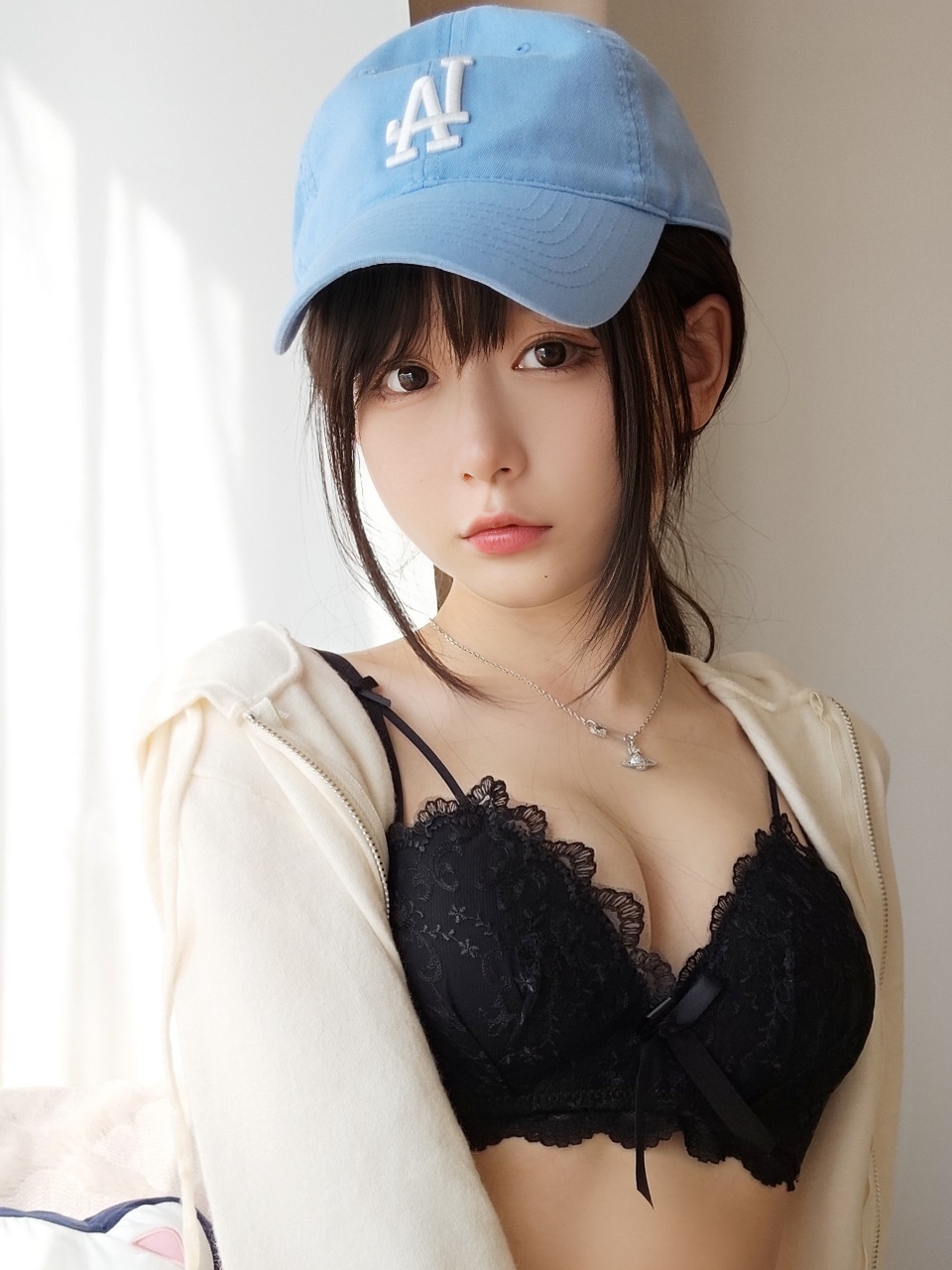 迷之呆梨 蓝帽子