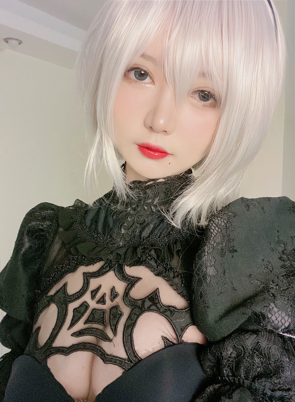 51酱 2B黑婚纱