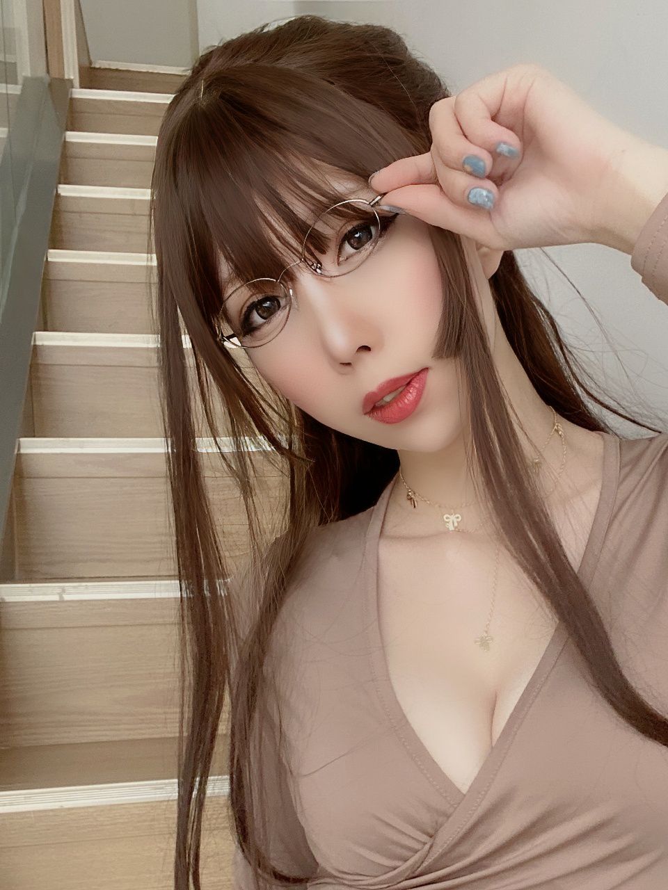 鹿野希 黑丝豹纹OL